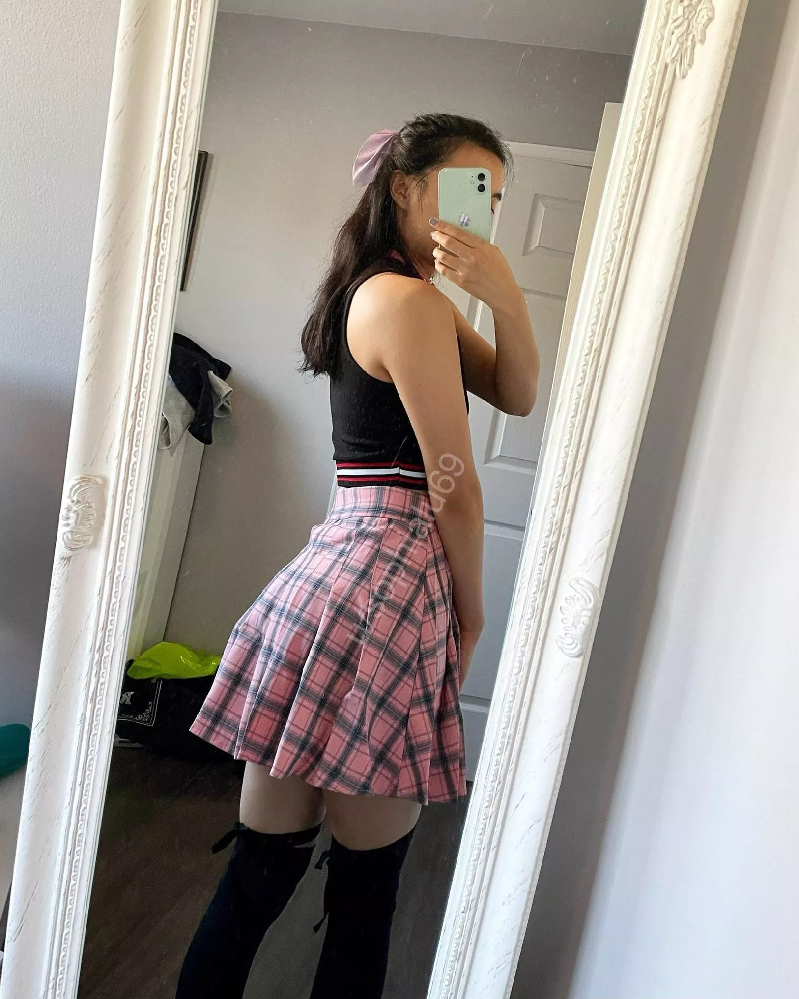 would you lift up my skirt and fuck a slutty school girl? posted by sophialu69