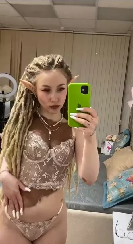 Would you like to fuck an elf? posted by JulieSuzume