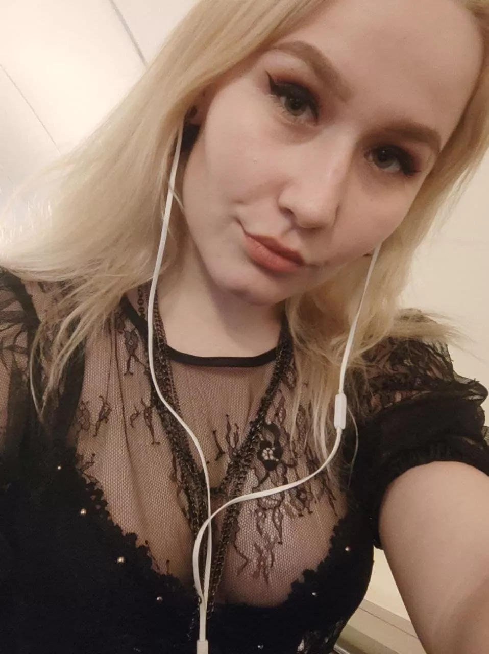 Would you like to see my sweetie pussy?🙈 FREE OF link in bio posted by Fine_Lovely_Girl