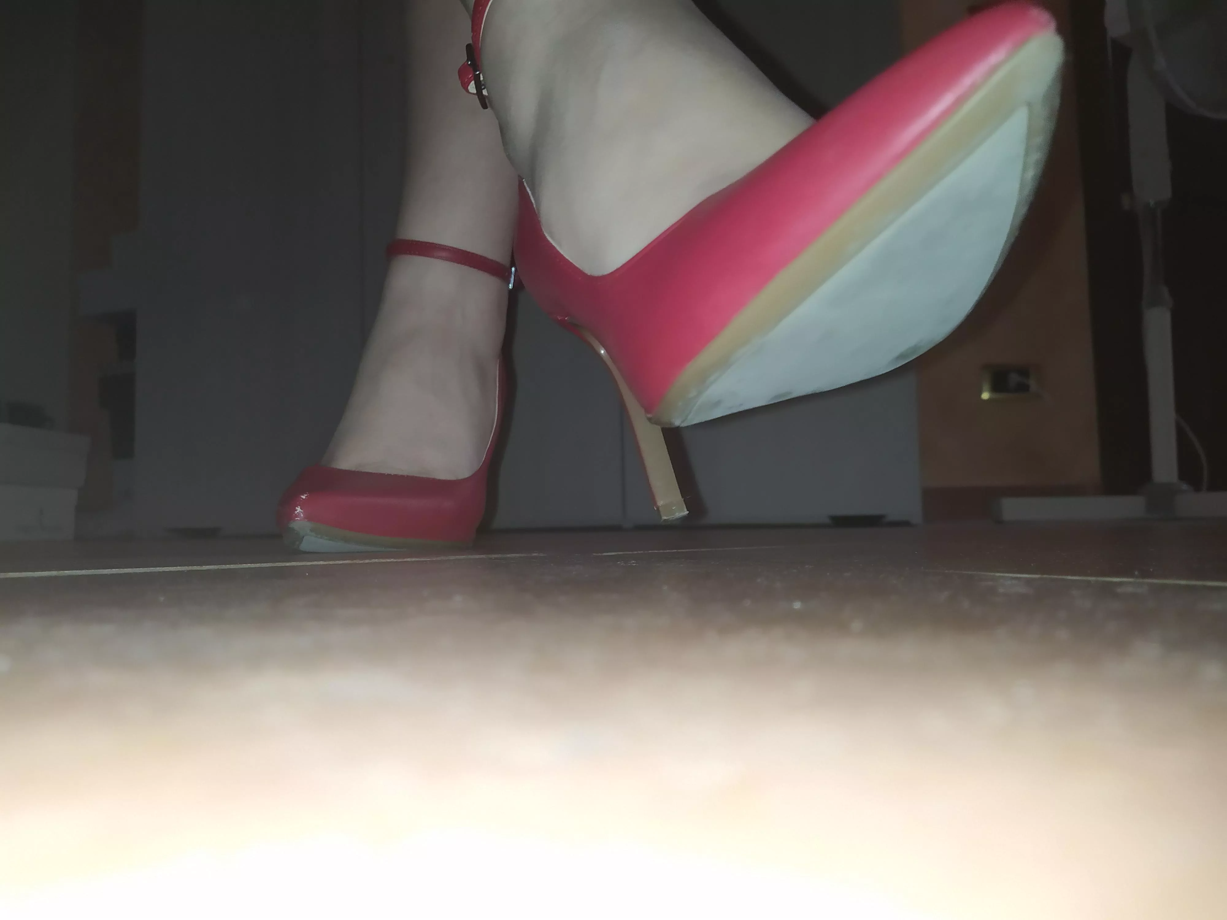 Would you play with my red heels?👅 posted by m1ssaisha