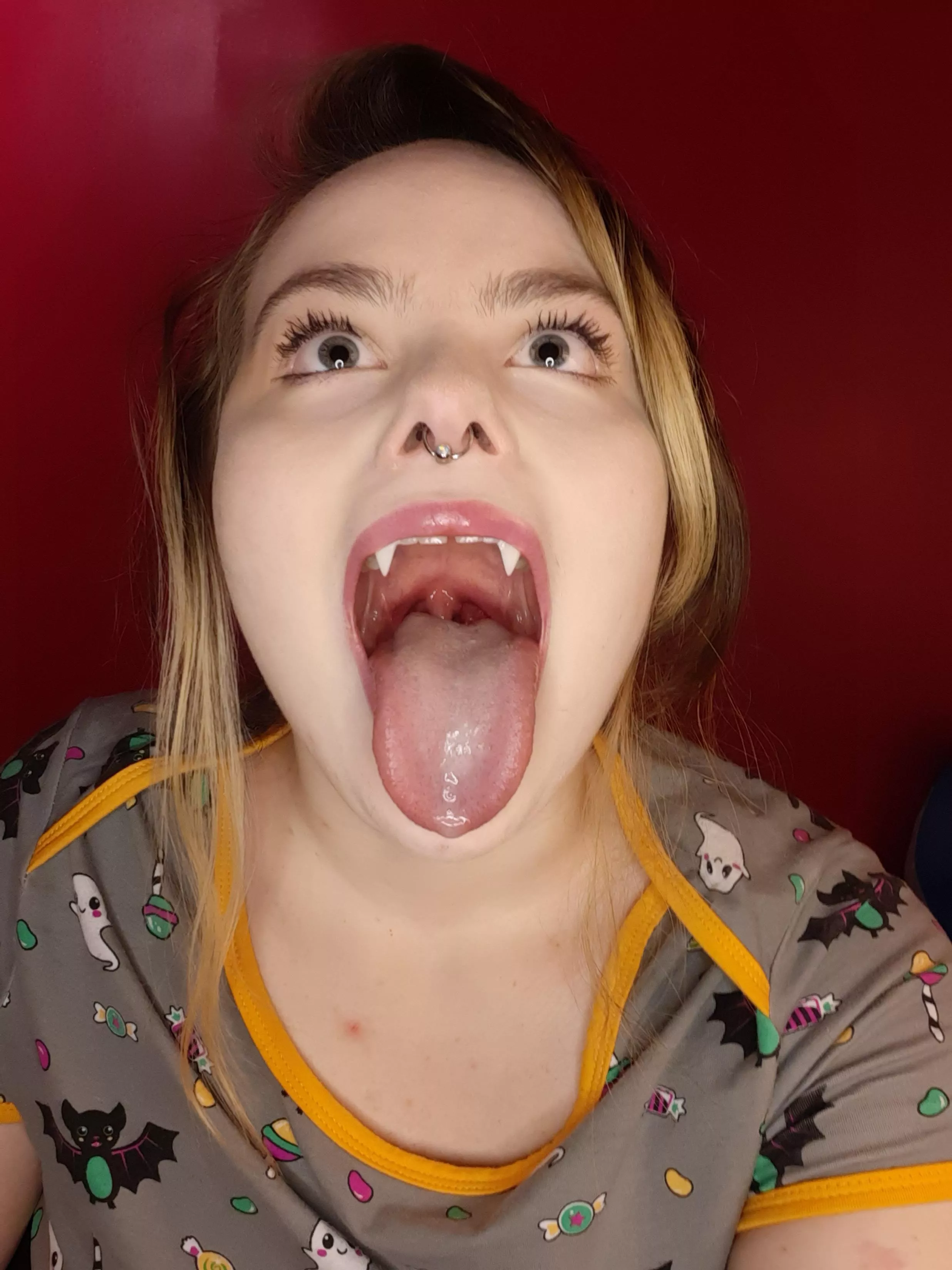 Would you risk putting your dong in my mouth even tho I have sharp canines? posted by SweetNArtsy09