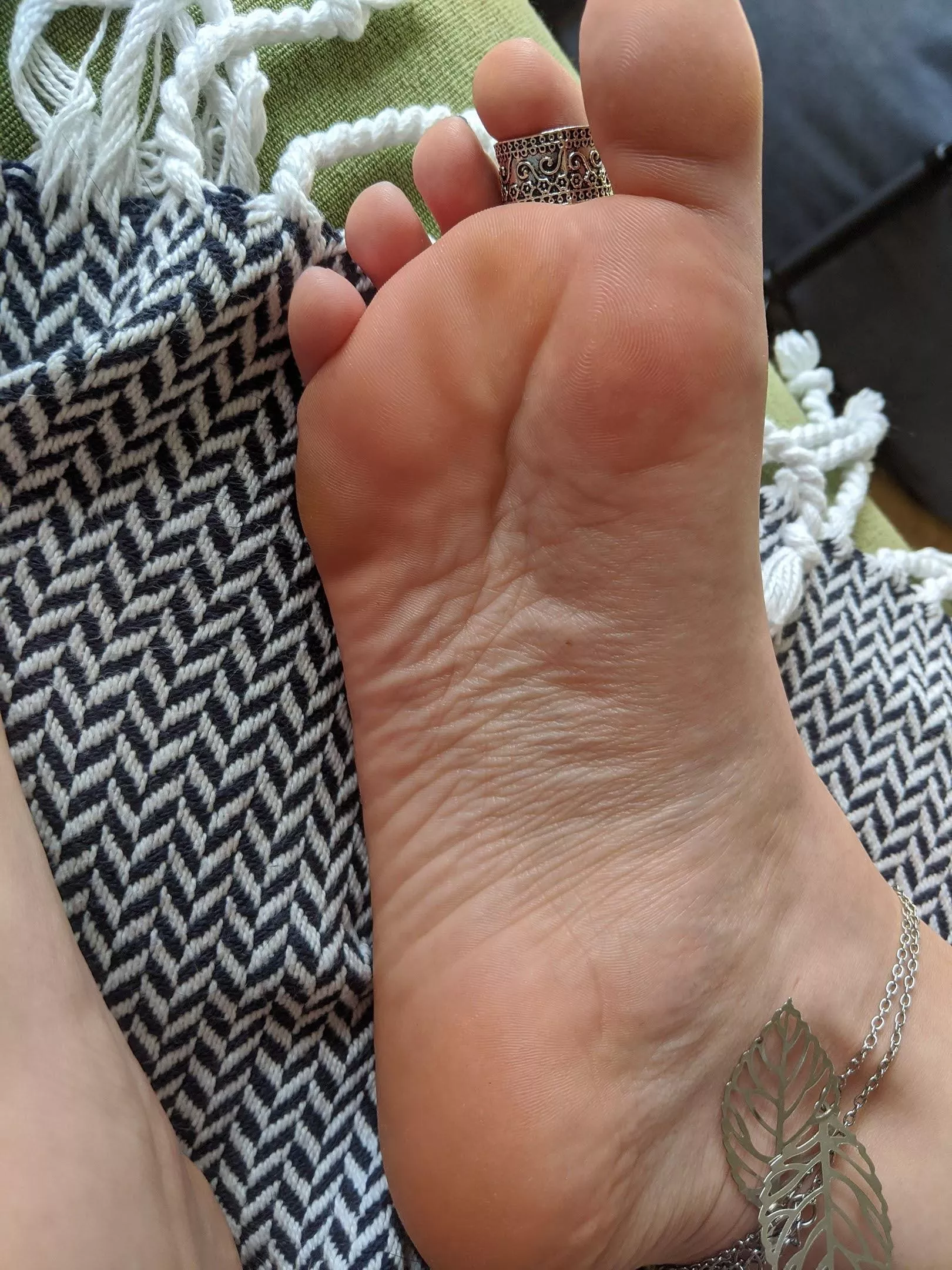 Would you slow and sensually lick my soft wrinkles or be greedy and fast, licking as if they're your last meal? 💜 posted by DarlingArches