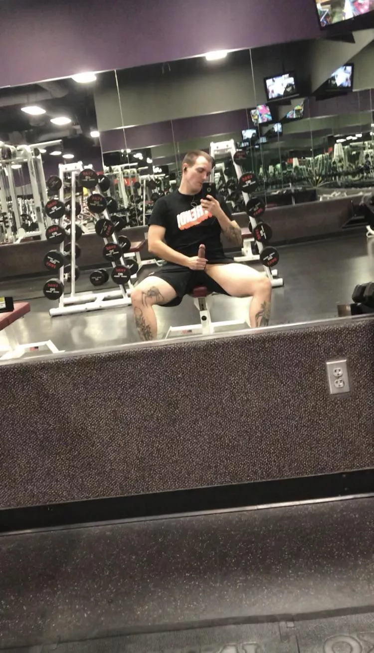 Would you suck it as I workout? posted by justanicecock