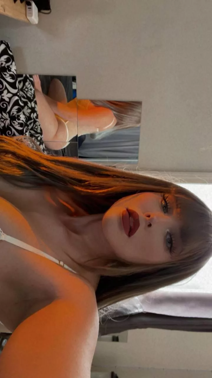 Would you watch me get fucked on cam ? posted by Ohfuckitsselena_