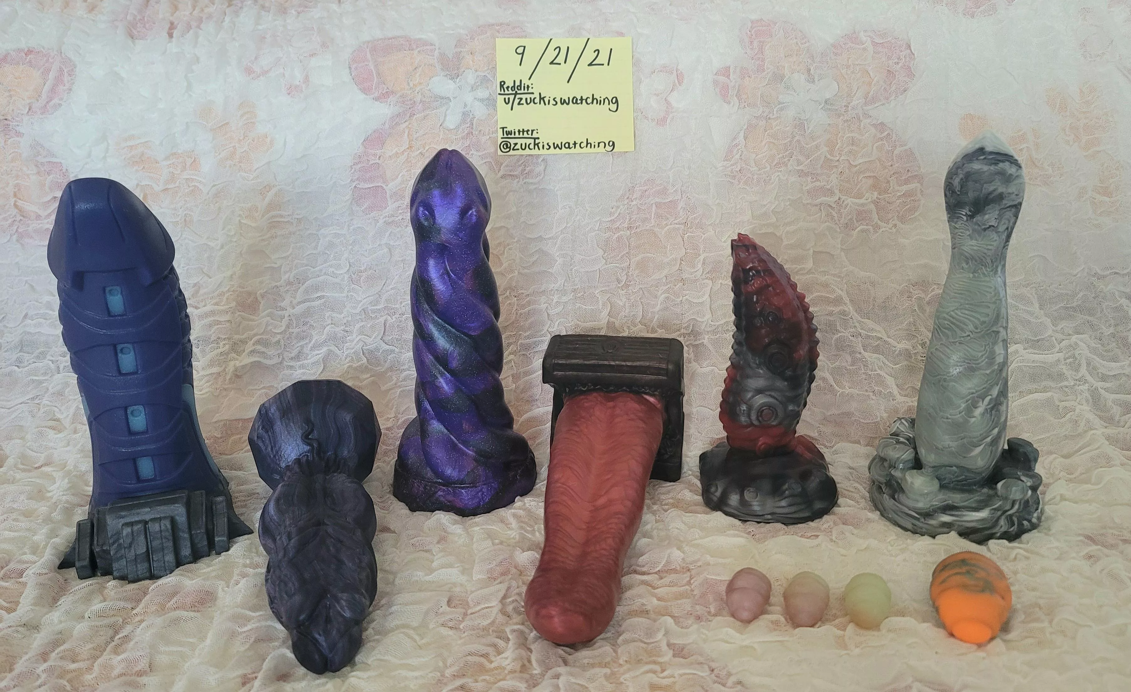 (WTS) Grubs + 6 Toys [Collection Purge] posted by zuckiswatching