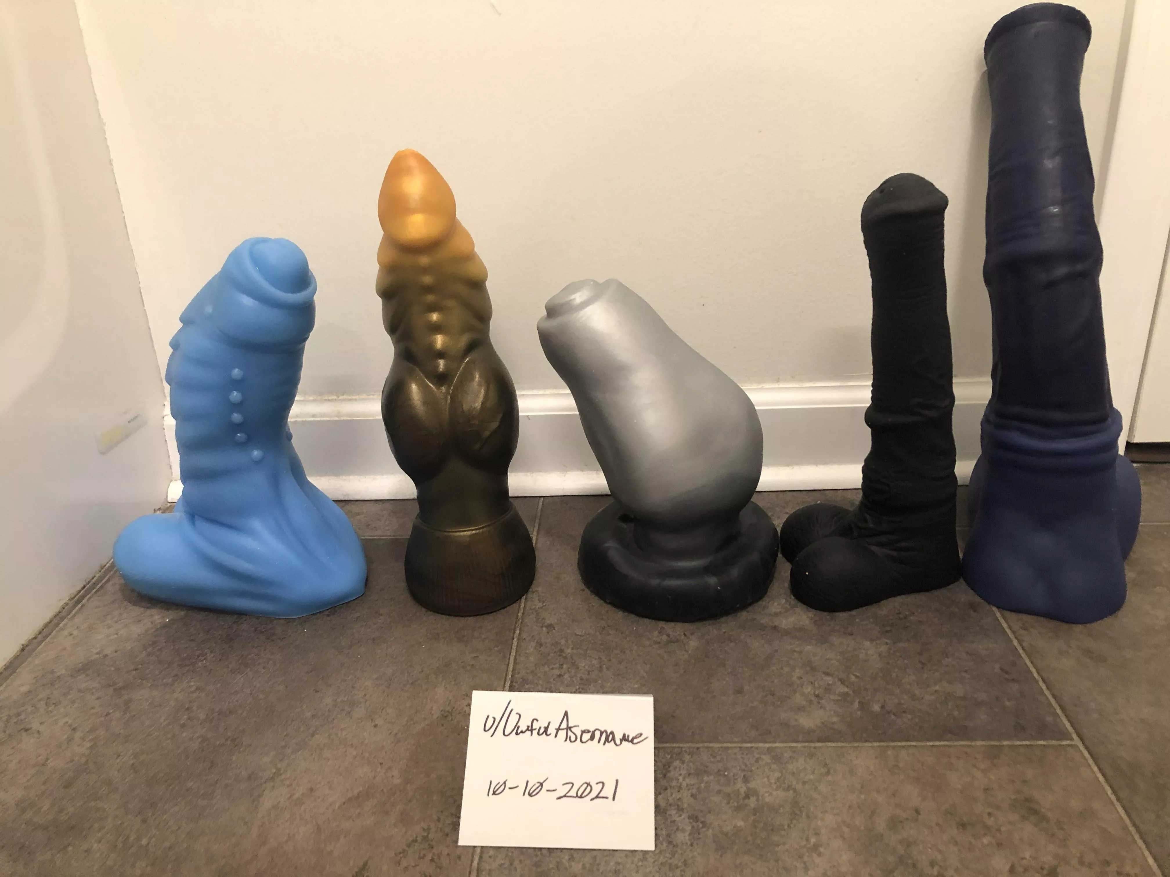 [WTS] Huge Toys L/XL/XXL posted by UwfulAsername