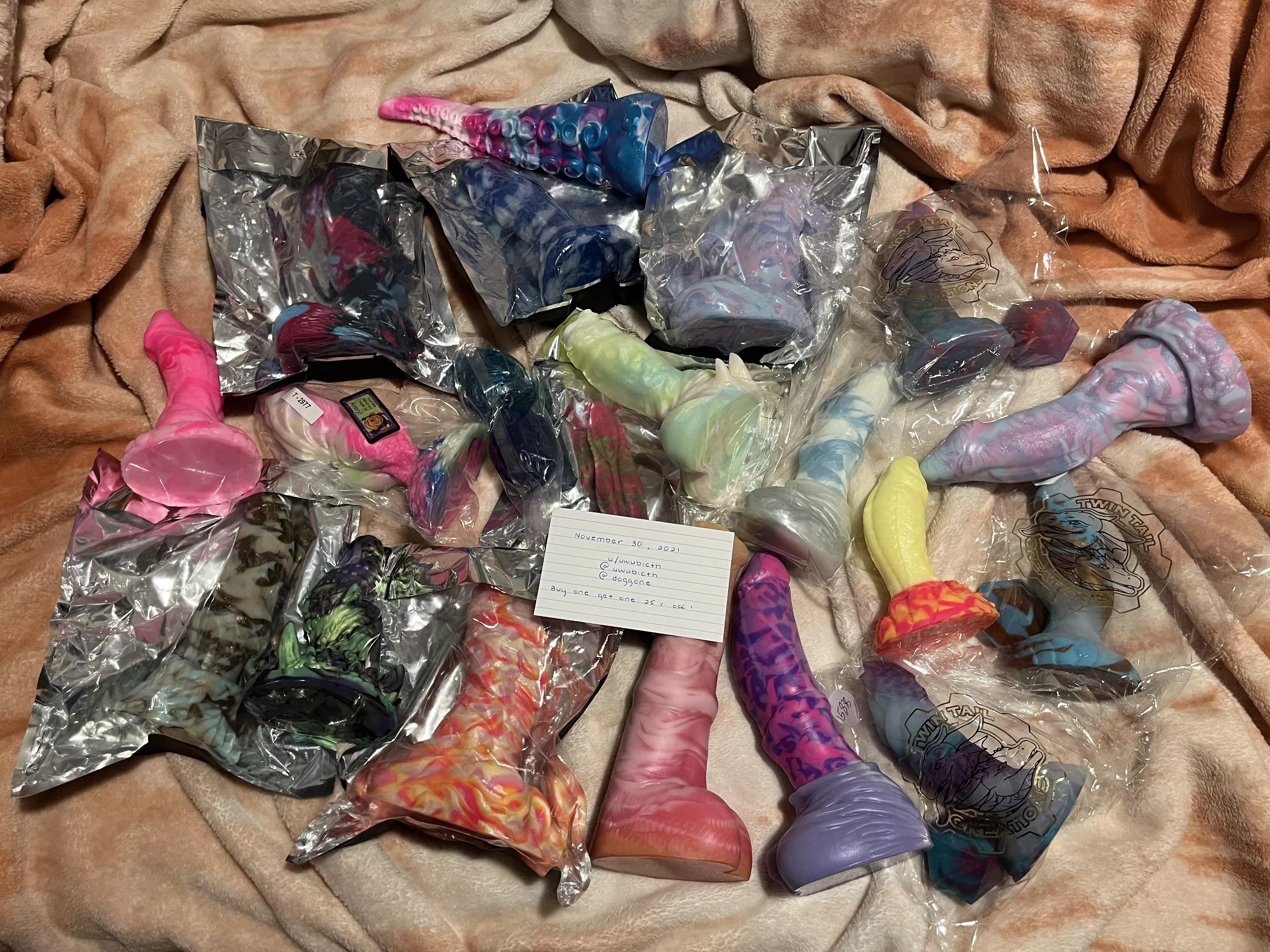 [WTS] Lots of Colorful Toys from Various Makers! Many NIB, sizes Mini-Medium. BOGO 25% off! posted by uwubicth