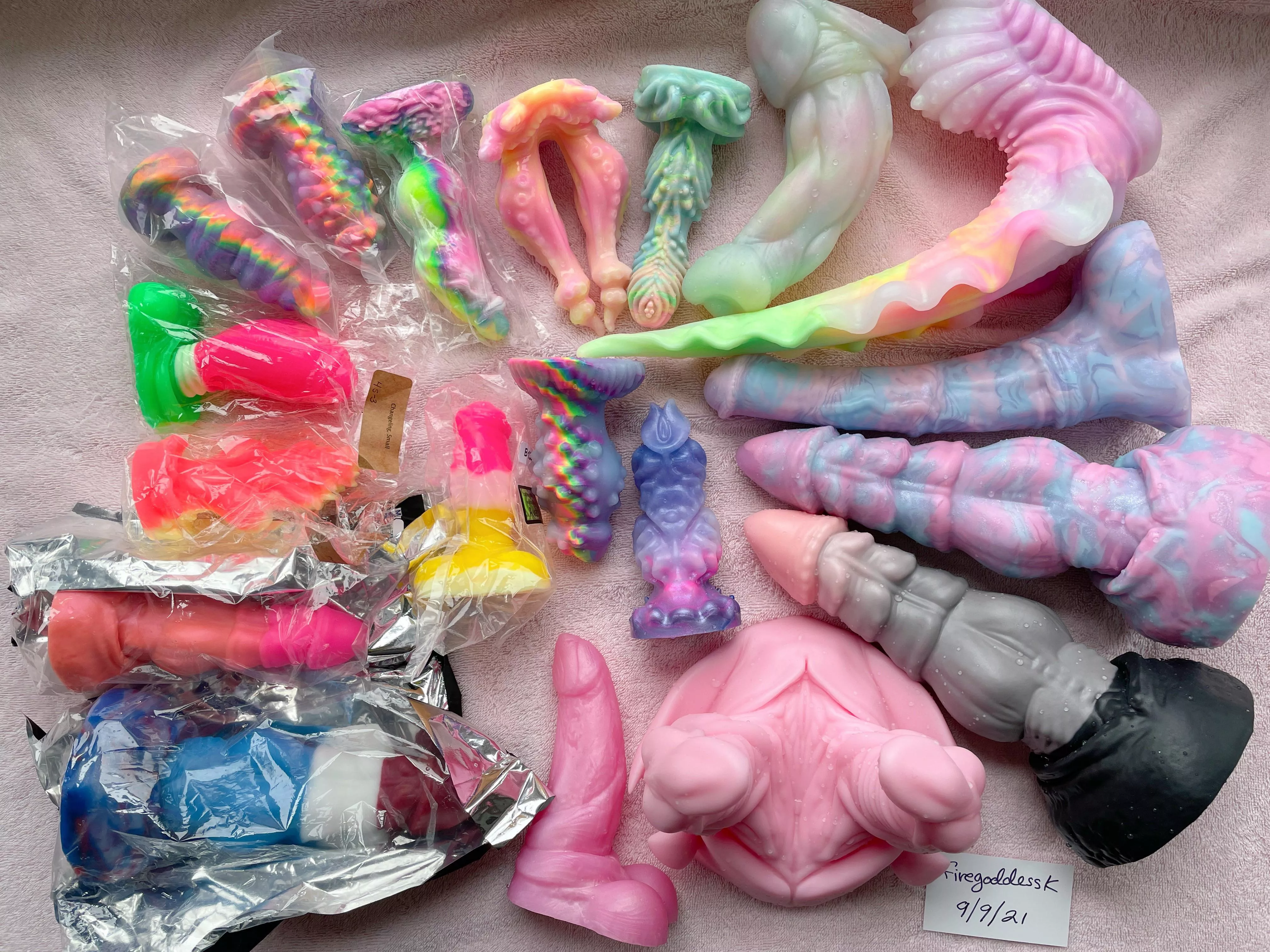 WTS Toys posted by firegoddessk