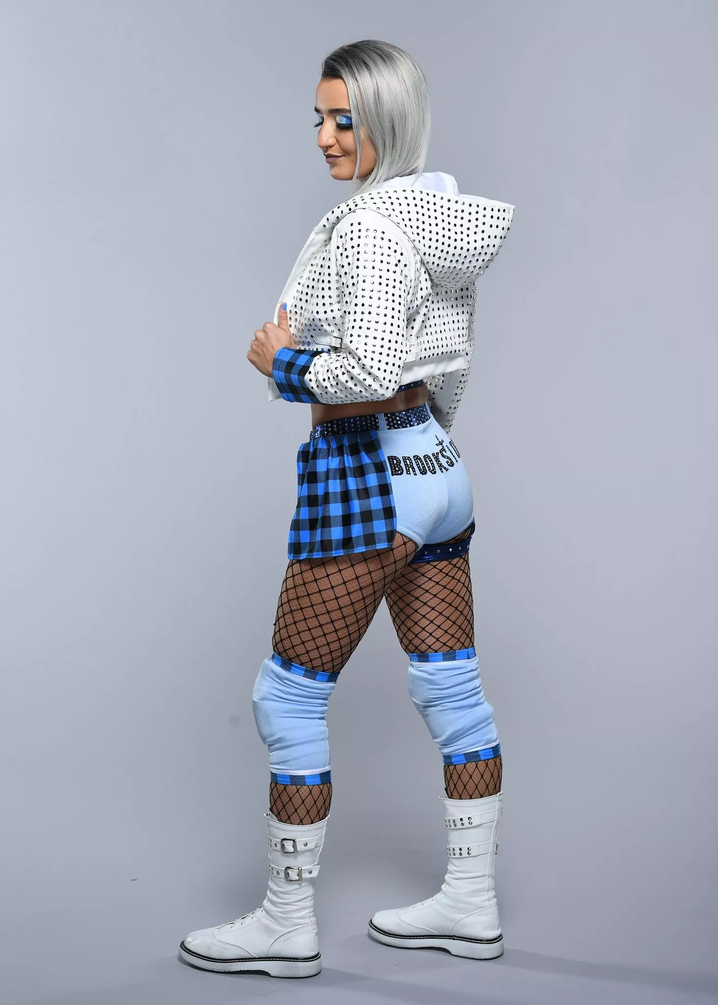 Xia Brookside posted by GloriousOne10