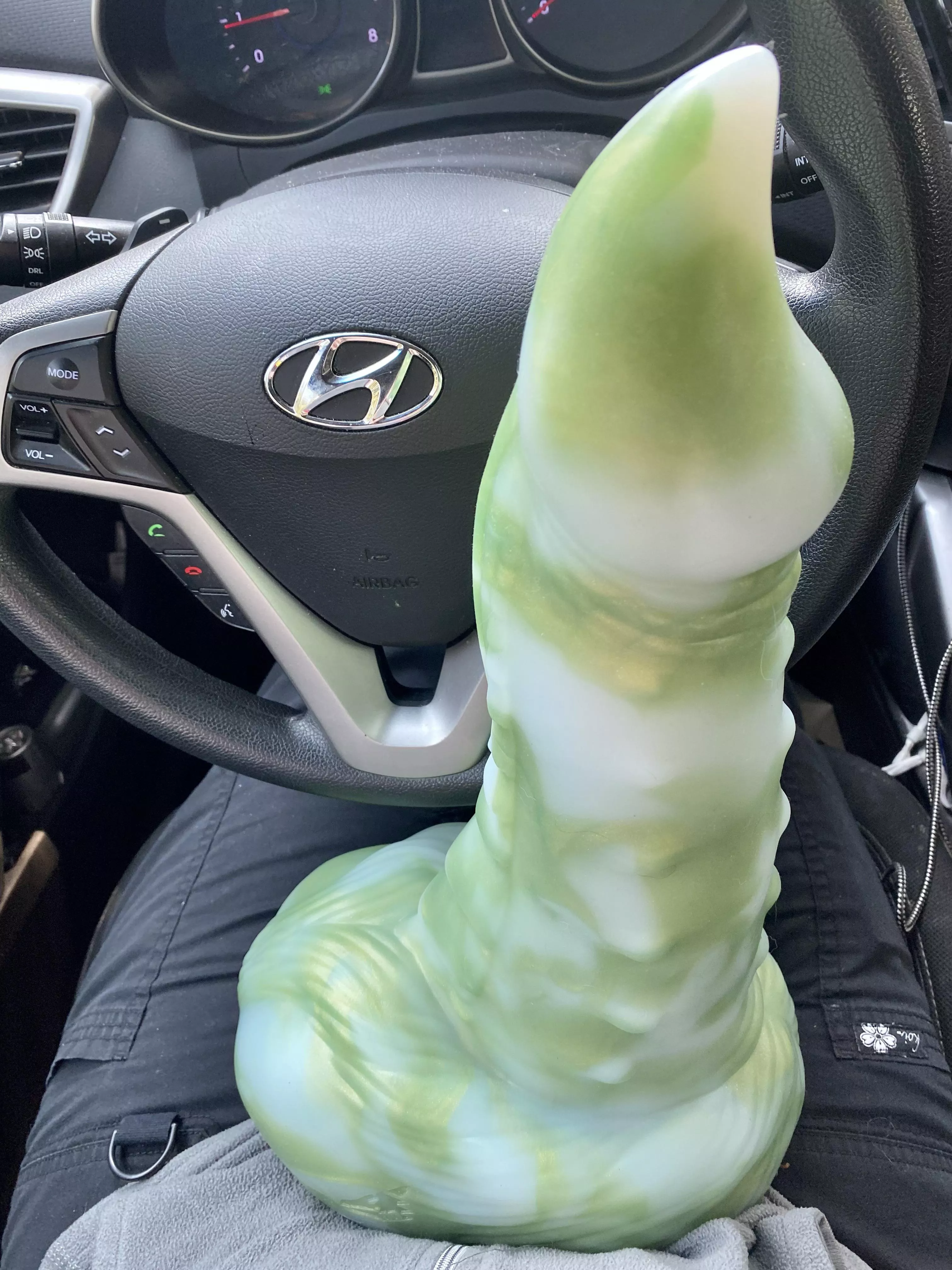 XL peridot Demon Dick 😍 posted by Kelpie_S