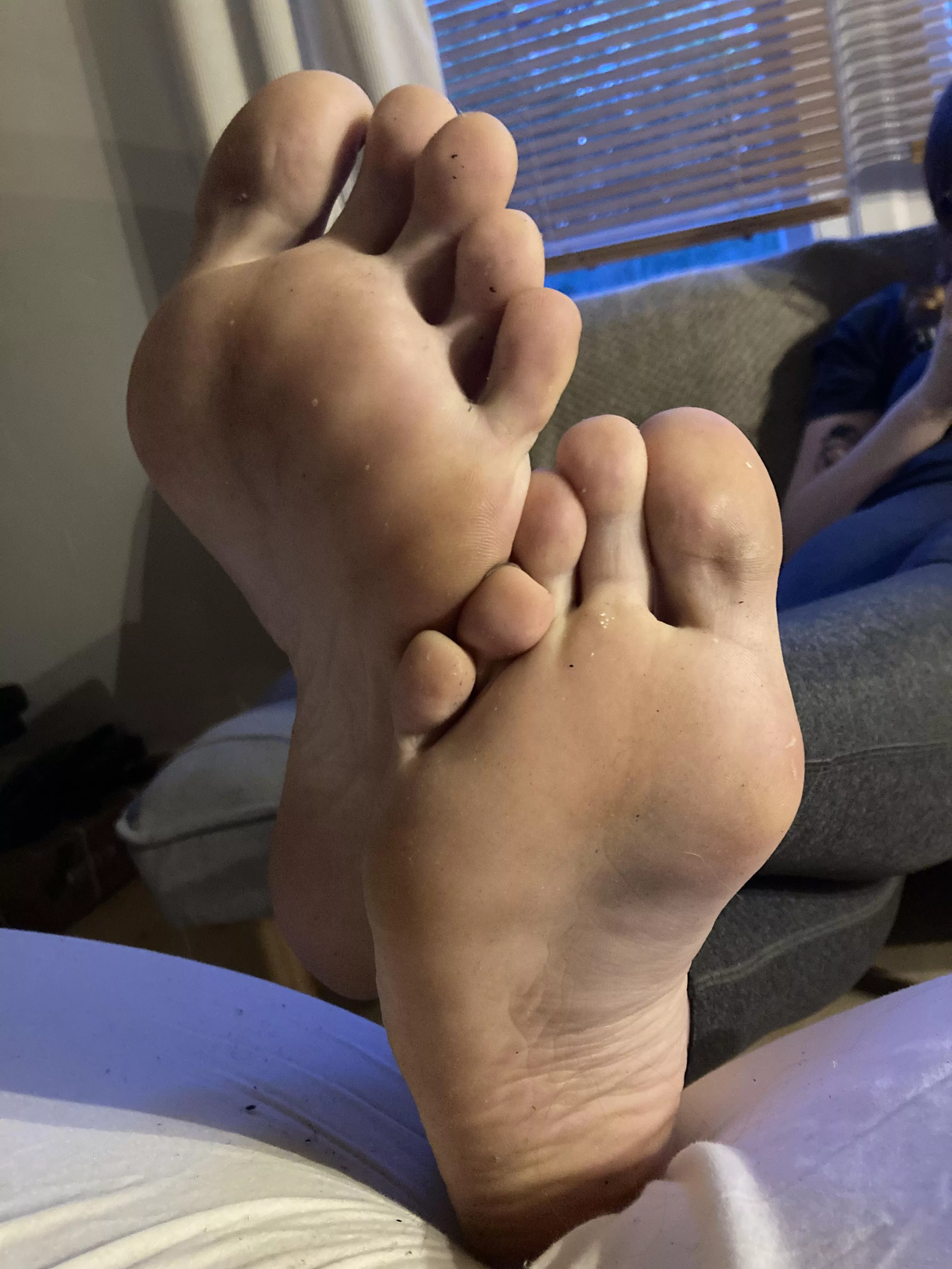 you know you can't resist my Goddess soles posted by GoddessAuroraNSFW