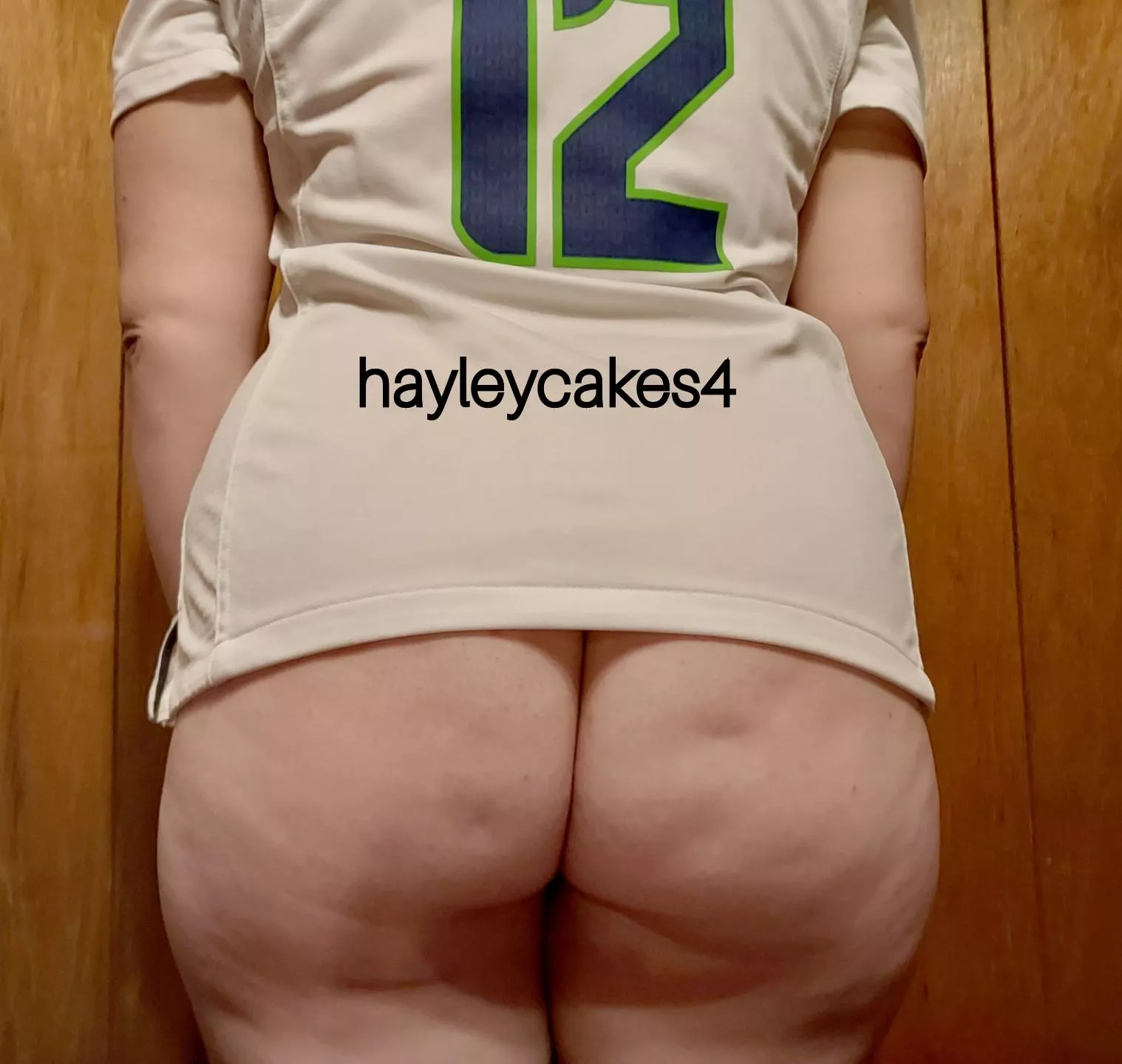 You like my game day outfit? 😘 posted by hayleycakes4