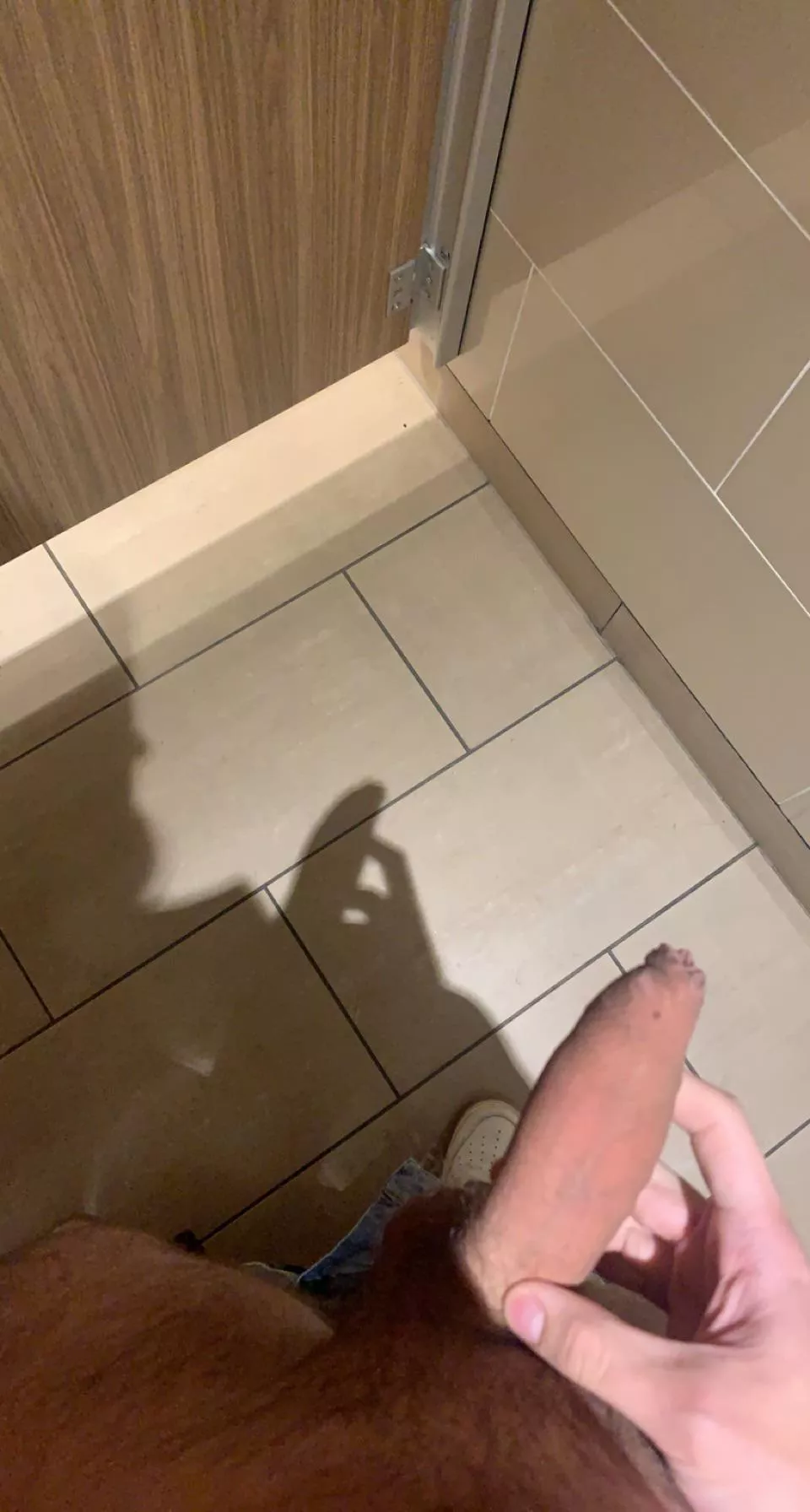 You see this shadow under the wall… what’s your next move? DM me (20 uk) posted by rj3856