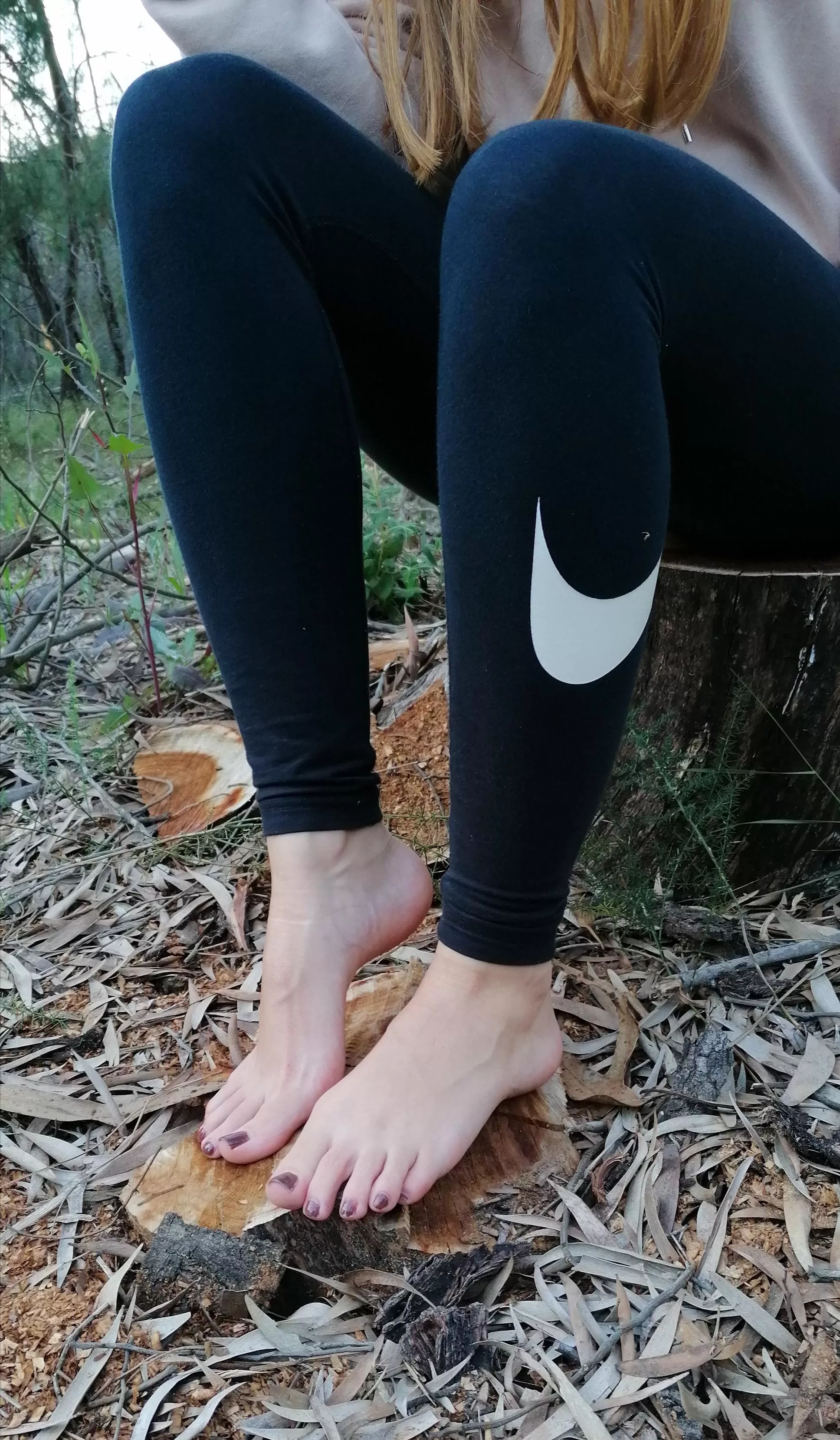 You wouldn't resist my natural arches and sexy toes like this in public, don't even try 😬😉 posted by CutieFeet0902