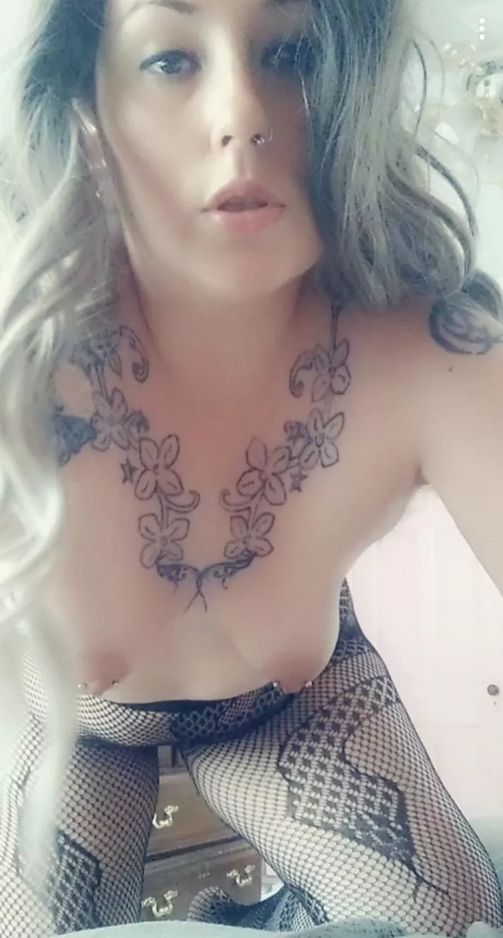 Your favorite kinky milf~NO PPV~full length vids for subs multiple times weekly~dick rates~customs~fetish content available (sph/beta/mommy) come play! ðŸ‘¿ posted by MistyPlay