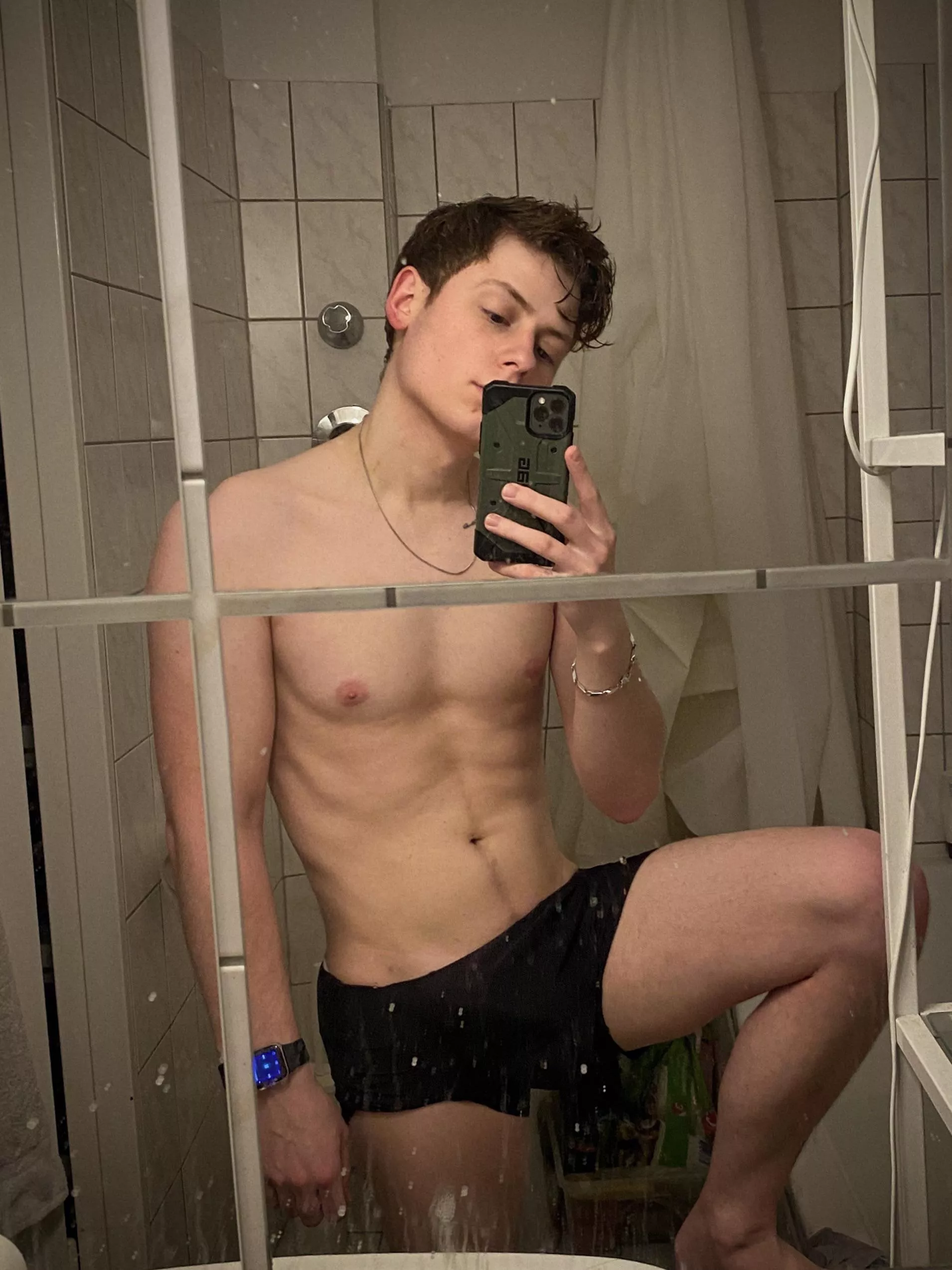 You’re invited to my bathroom :) posted by OnlyKivan