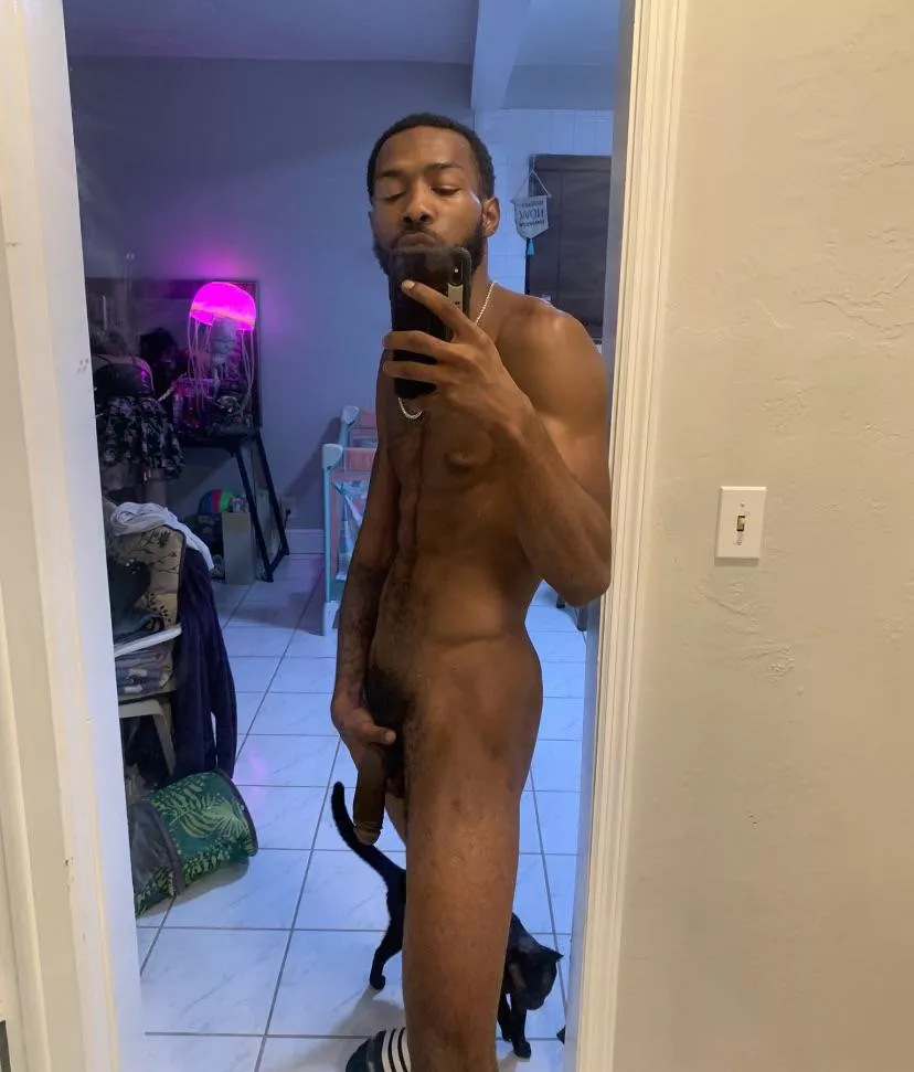 yurrr you alr kno HMU for a bbcâ¤ï¸ðŸ¥° posted by Ok_Equipment_7923