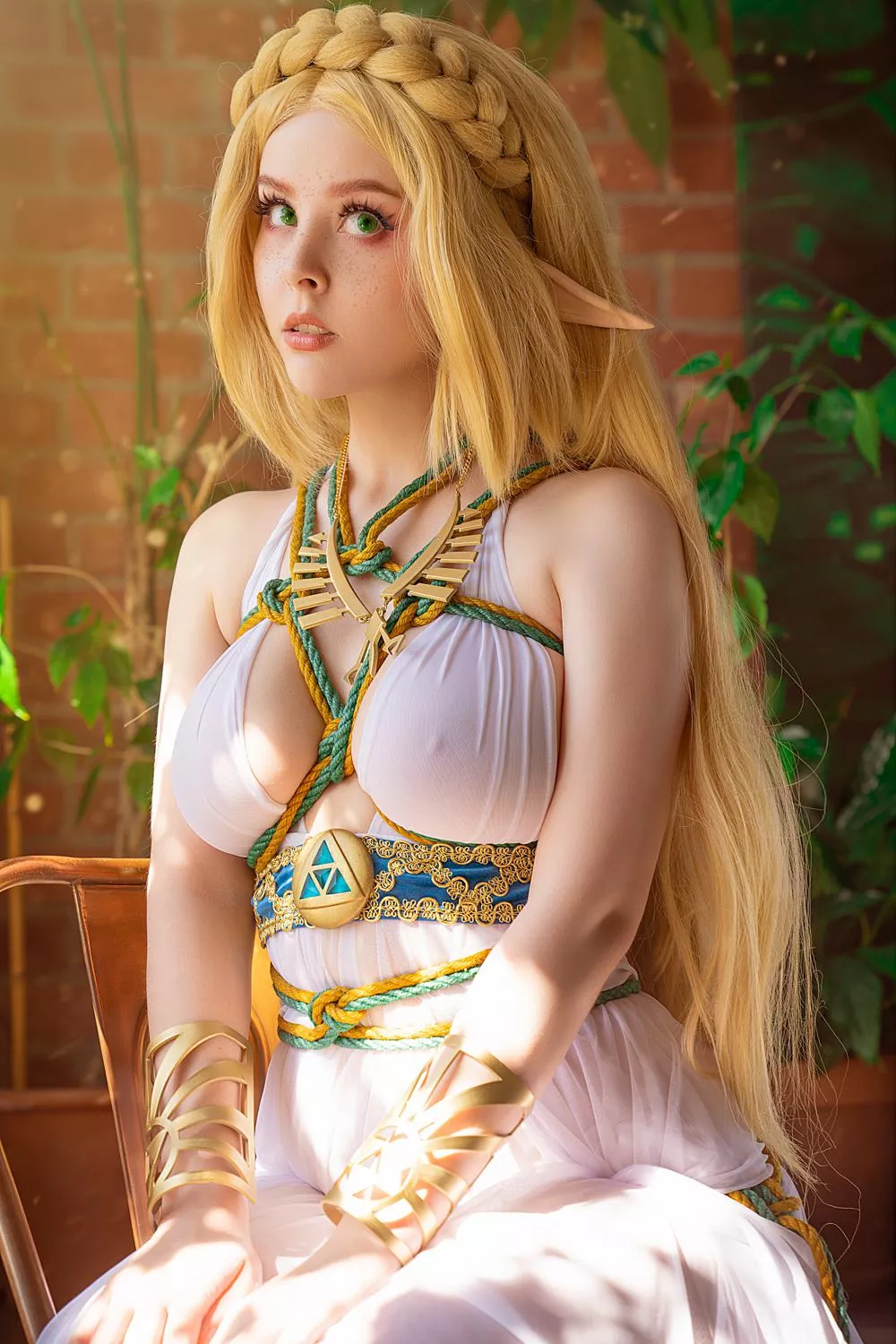 Zelda cosplay by HellyValentine posted by TrickyNexus